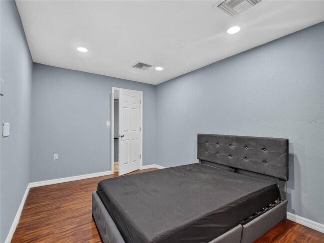 Building Photo - 465 Rio Grande Ln