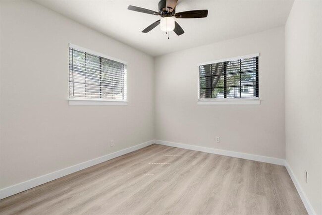 Building Photo - 5313 Wellington Dr