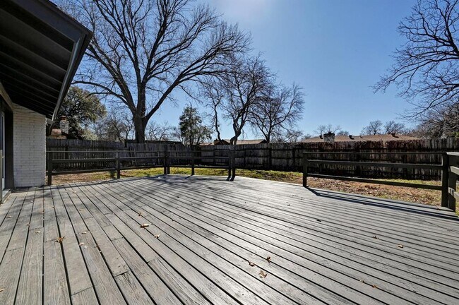 Building Photo - 1017 Cripple Creek Dr