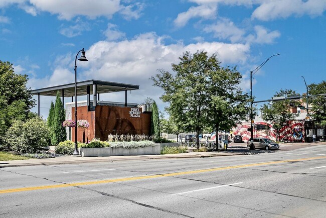 Building Photo - Newly Refreshed 1 Bedroom Apartment Near D...