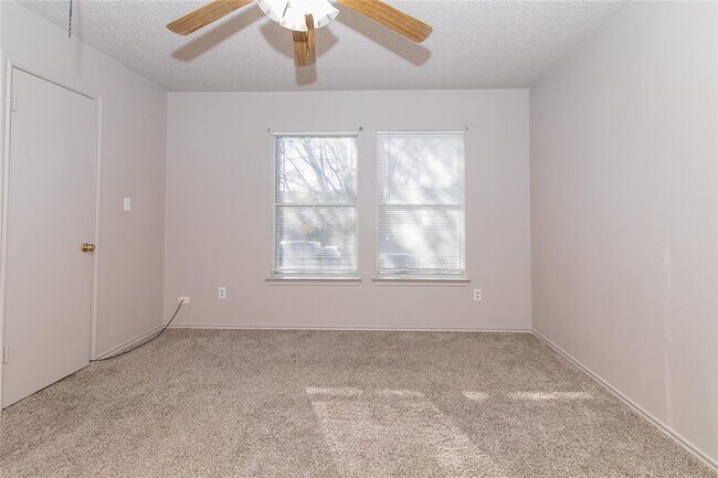 Building Photo - 12931 Heyerdahl Dr
