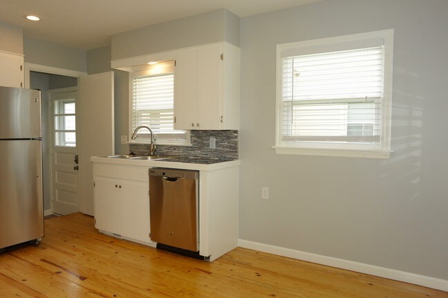 Building Photo - 1030 Veto St NW