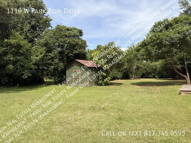 Building Photo - 1119 W Park Row Dr