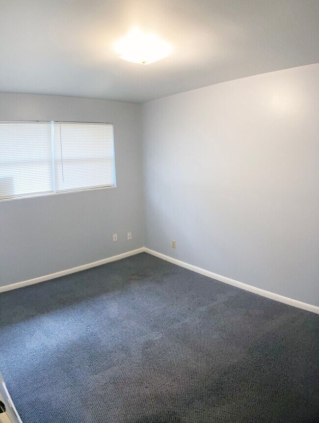 Building Photo - Charming Home in Established Jacksonville ...