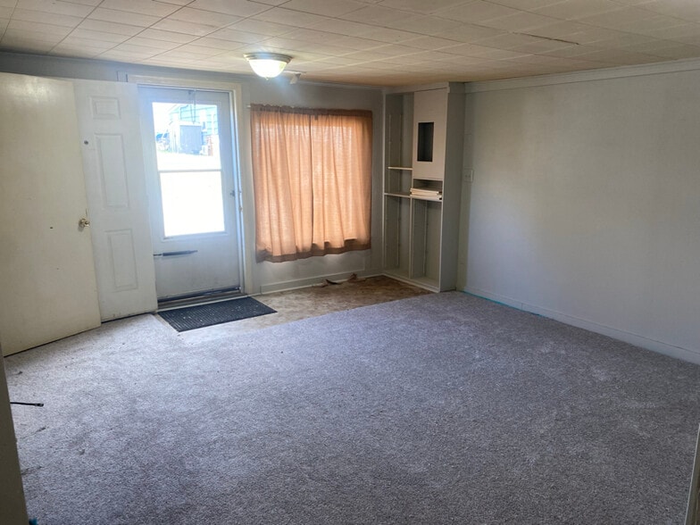 Building Photo - 415 Bond St