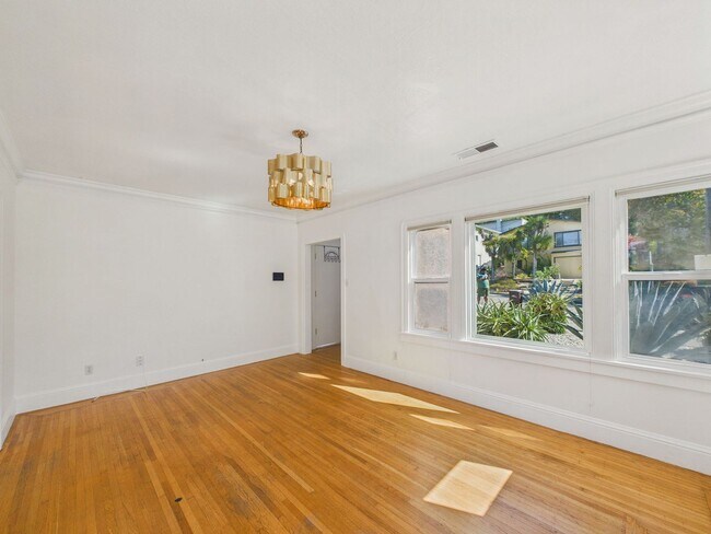 Building Photo - 6321 Outlook Ave