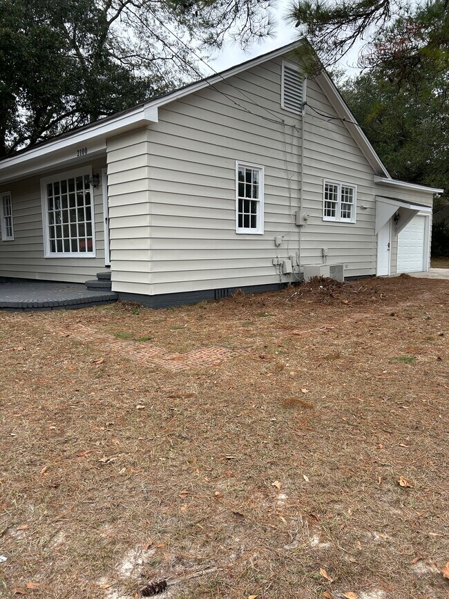 Building Photo - 2100 Woodward Dr