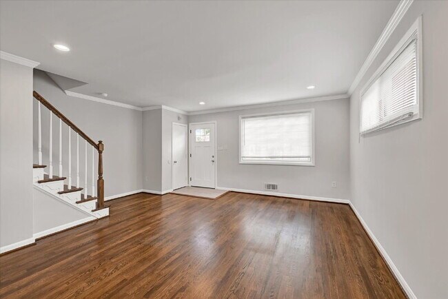 Building Photo - 8611 Ellen Ct