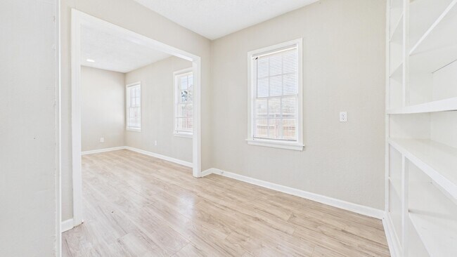 Building Photo - 2430 31st St