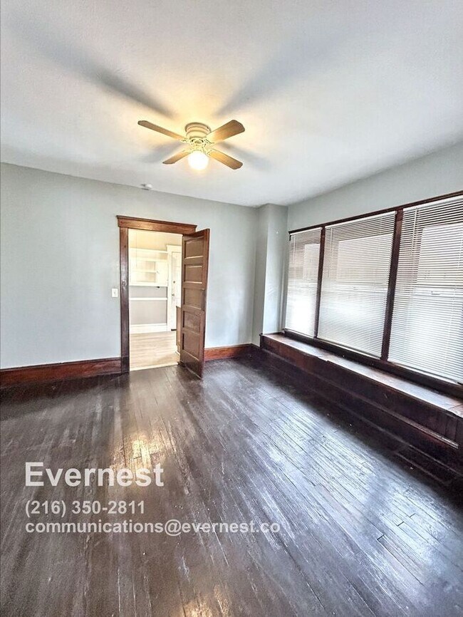 Building Photo - Charming 2-Bedroom Home with Convenient Lo...