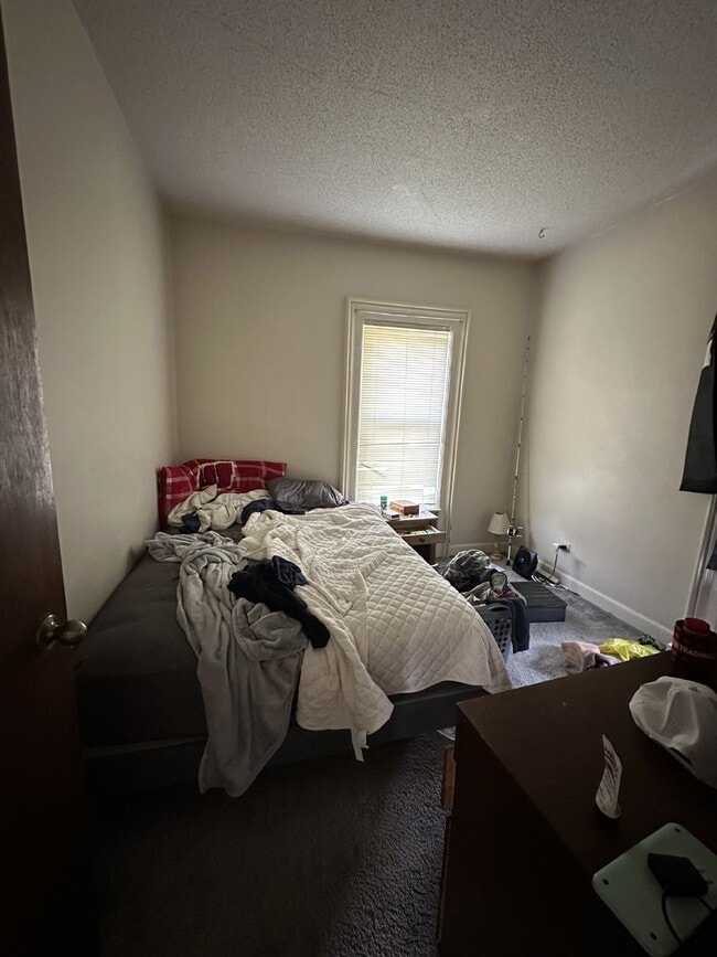 Building Photo - Exciting 3 Bed 1 Bath near UWEC! Available...