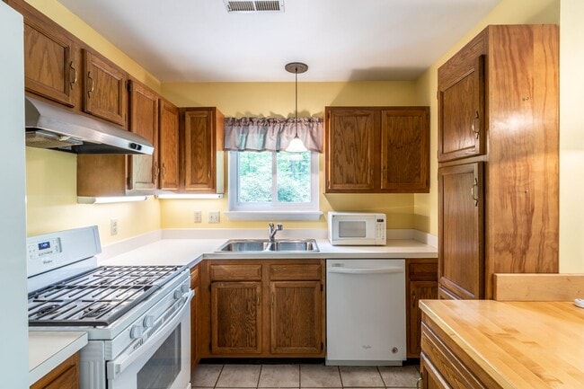 Building Photo - 1476 Gray Stone Court - Millcreek