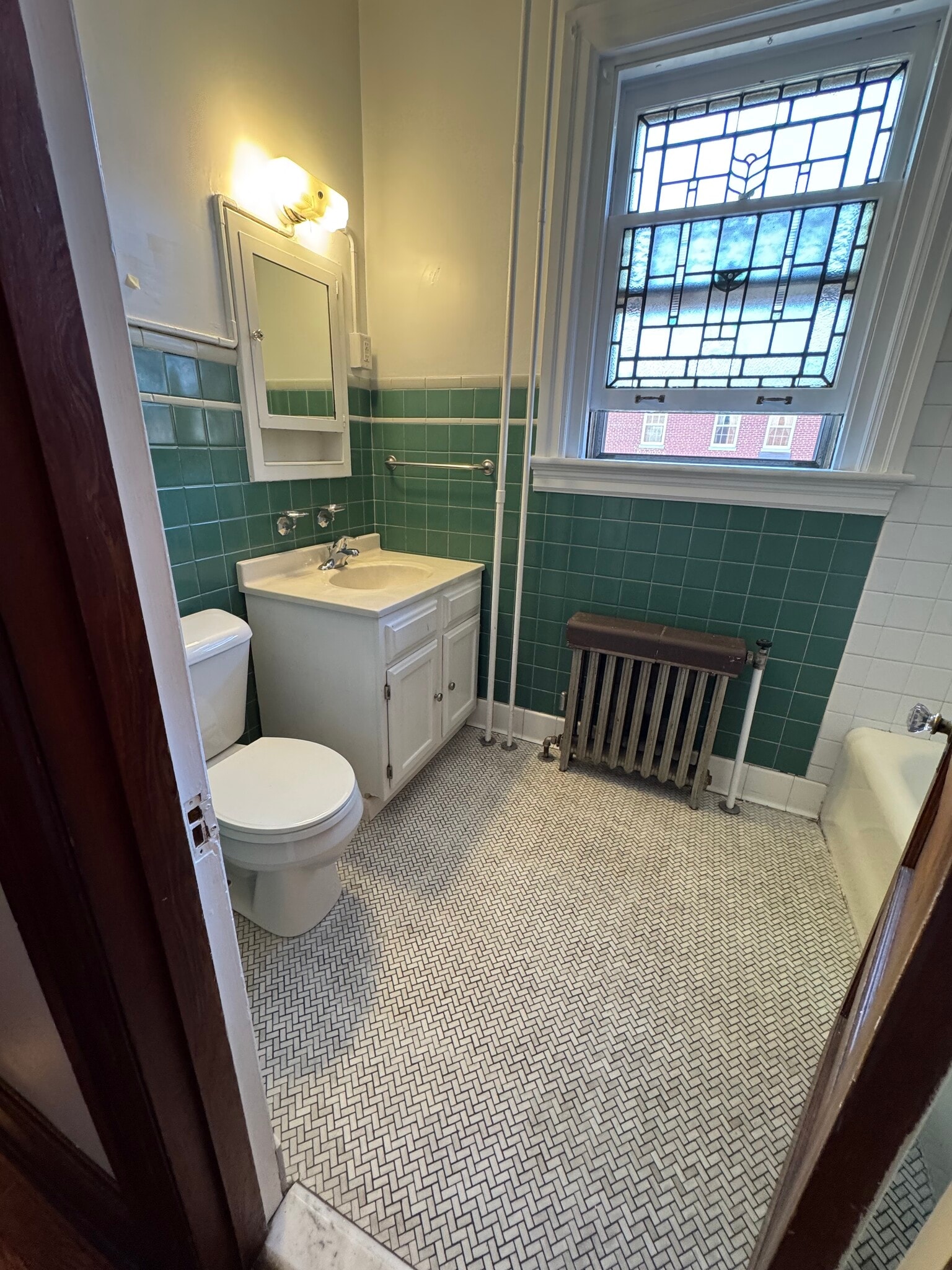 Building Photo - 3 E Chestnut St