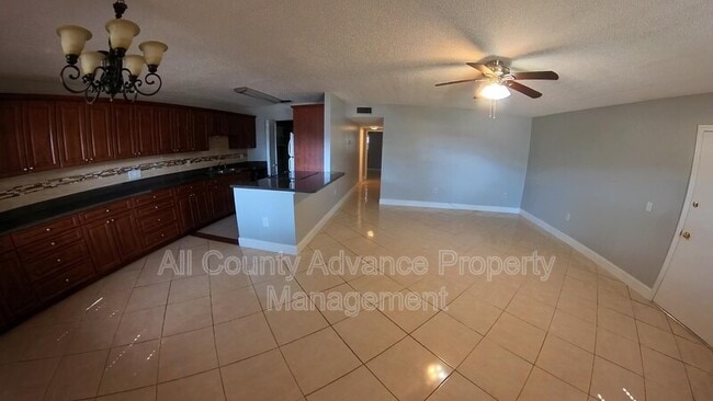 Building Photo - 1713 Belleair Forest Dr