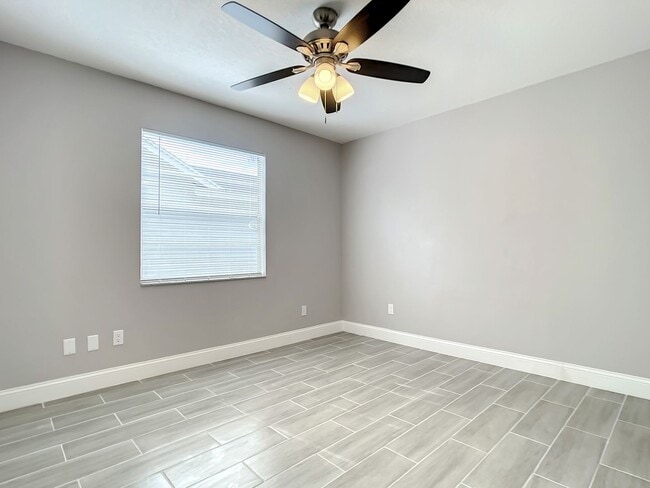 Building Photo - Beautiful 3 Bedroom, 2 Bath POOL Home with 2-Car Garage in the Heart of Hunters Creek!