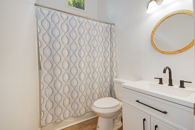 Building Photo - 289 Fern Hollow Rd