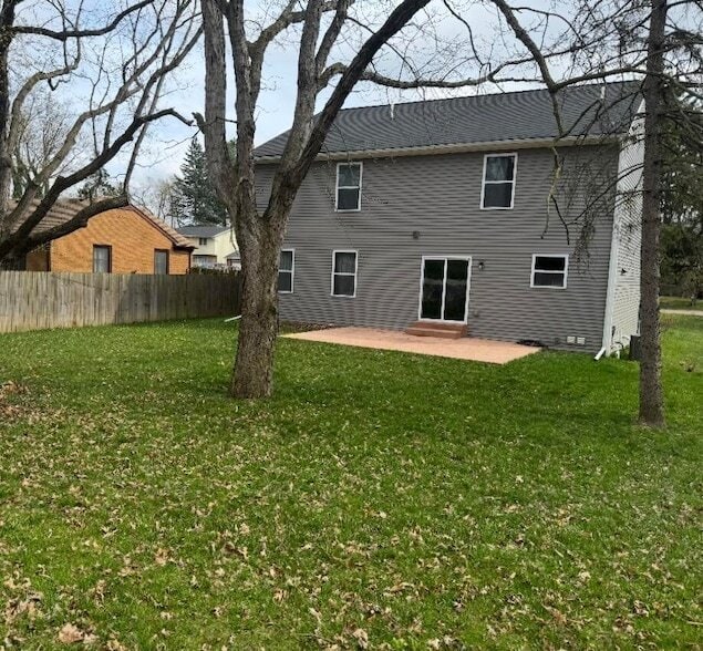 Building Photo - 2682 Valley Dr