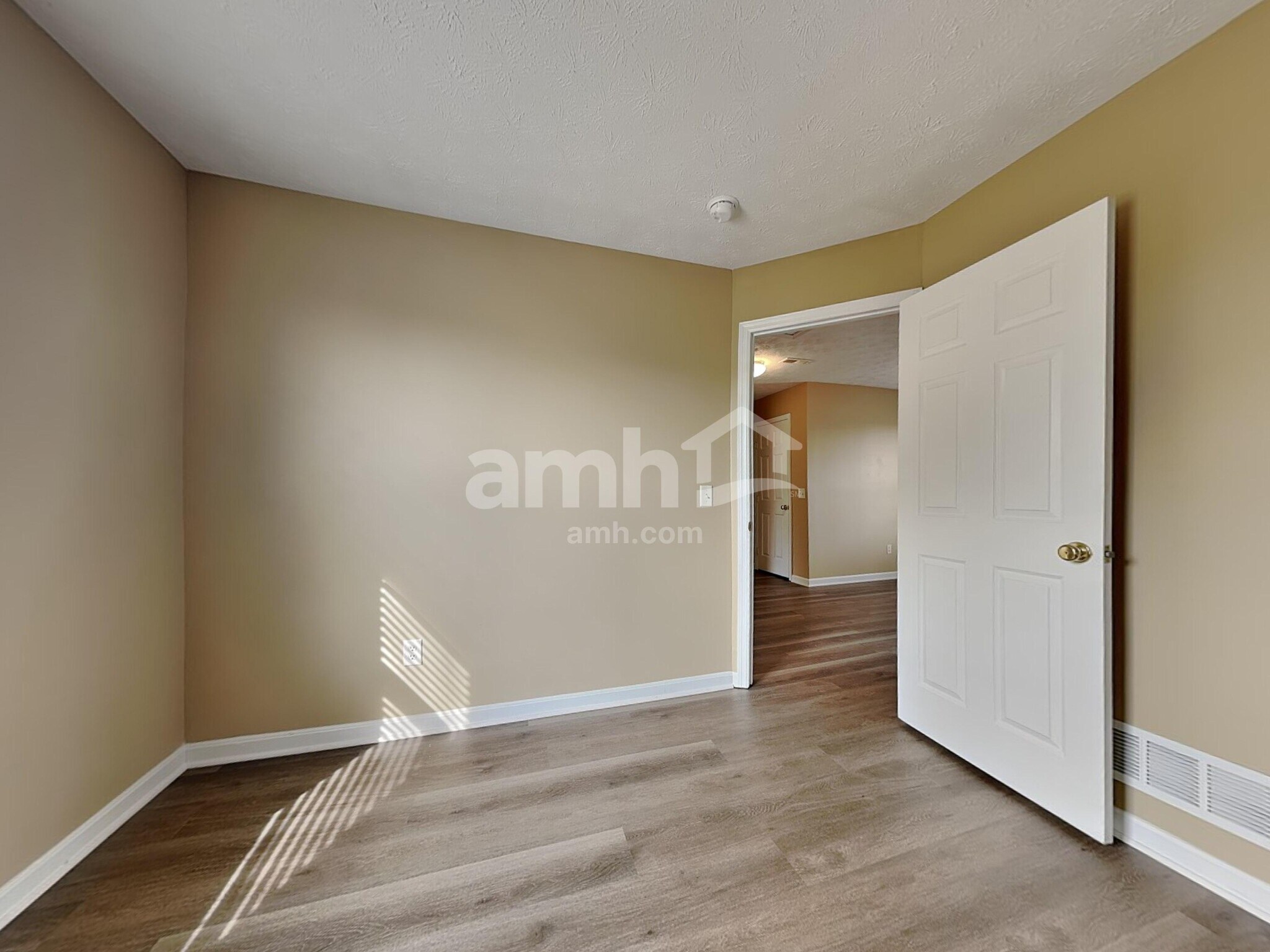 Building Photo - 135 Easton Manor Dr