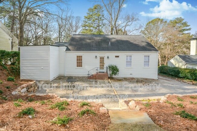 Building Photo - 1861 Ardmore Rd NW