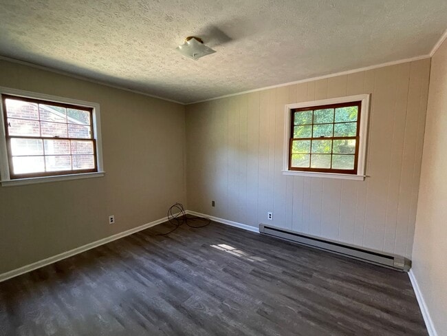 Building Photo - 1110-1112 Heath Ave