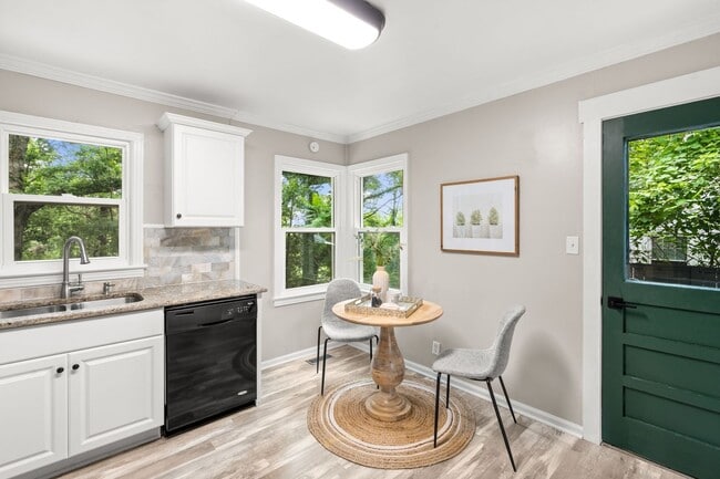 Building Photo - Beautiful home just north of downtown Colu...