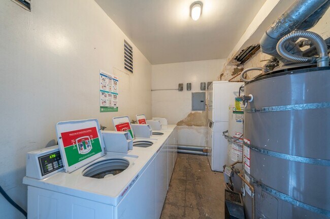 Building Photo - Lemoli Apartments