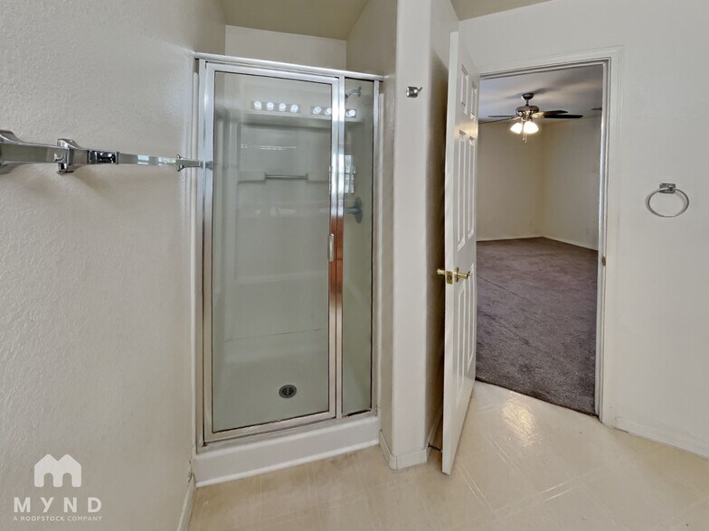 Building Photo - 4230 E Deer Dancer Way