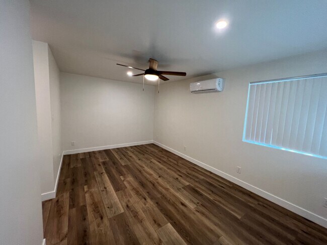 Building Photo - Spacious Remodeled 4 Bedroom/3 bath Home with Bonus Room