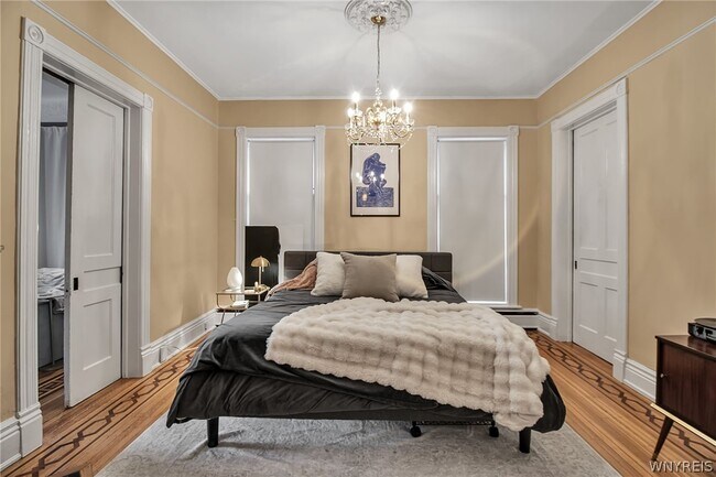 Building Photo - 370 Bryant St