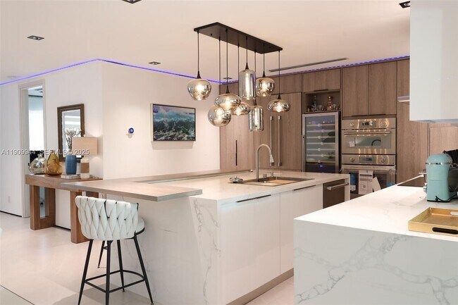 Building Photo - 2537 SE 10th Ct