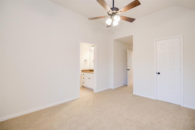 Building Photo - 163 N Almondell Way