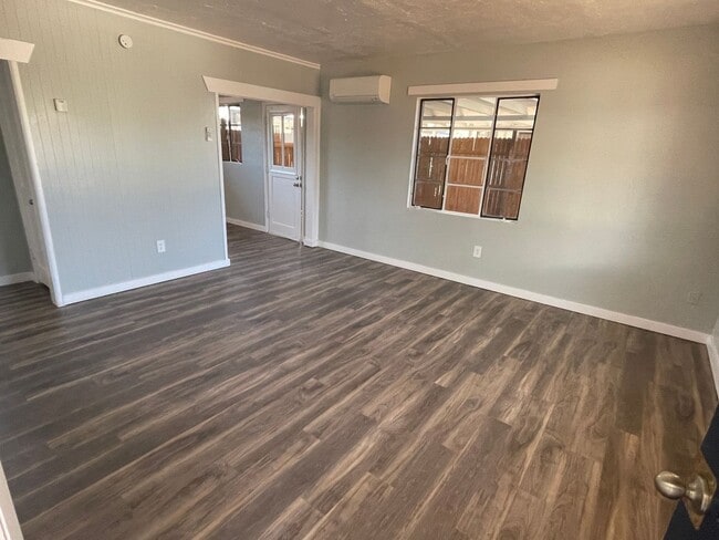Building Photo - MOVE IN SPECIAL-500.00 OFF 1ST MONTHS RENT...