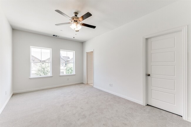 Building Photo - 2422 Ash Ln