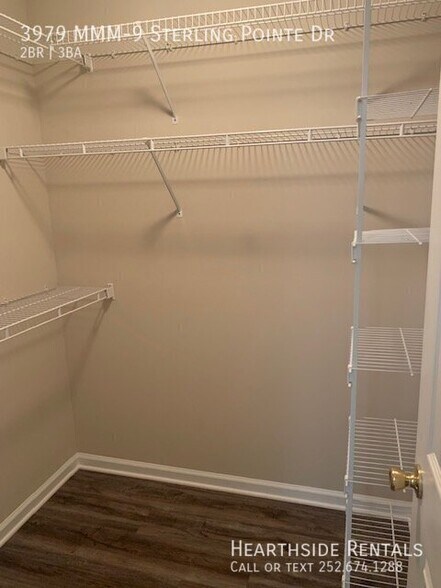 Building Photo - 3979-MMM-9 Sterling Pointe Dr