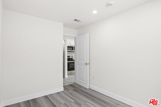 Building Photo - 16042 Knapp St