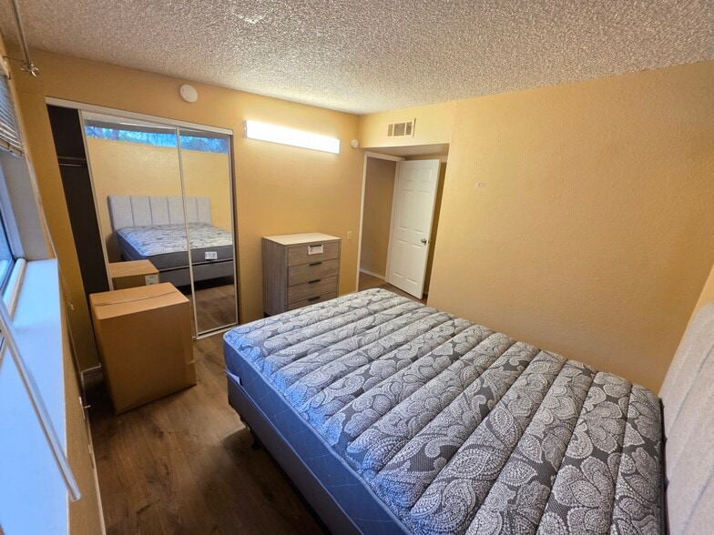 Building Photo - 1312 Toyon Plz