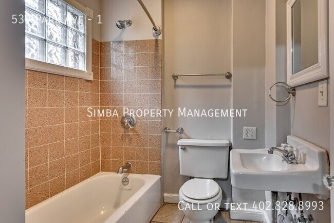 Building Photo - 539 Park Ave