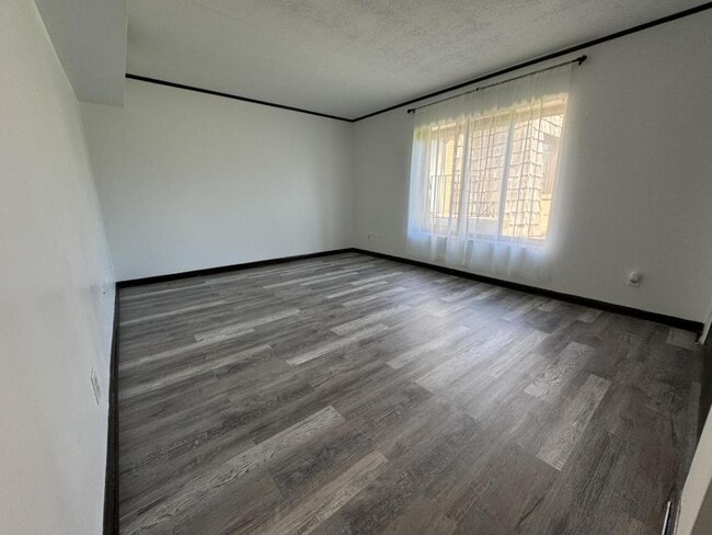 Building Photo - 1632 Forest Green Dr