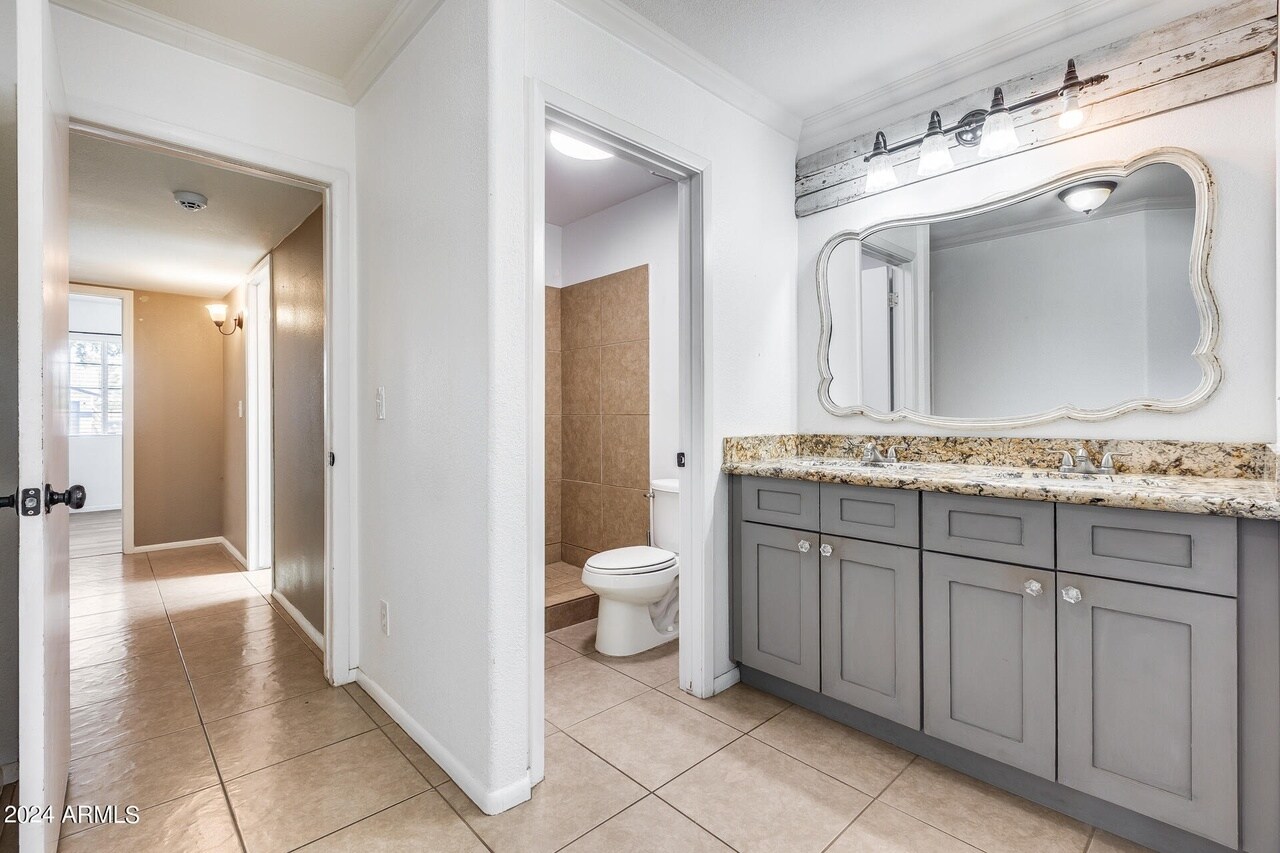Building Photo - 2933 W Muriel Dr