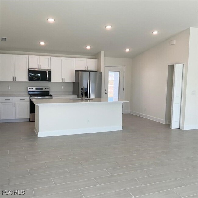 Building Photo - 1726 NW 17th St