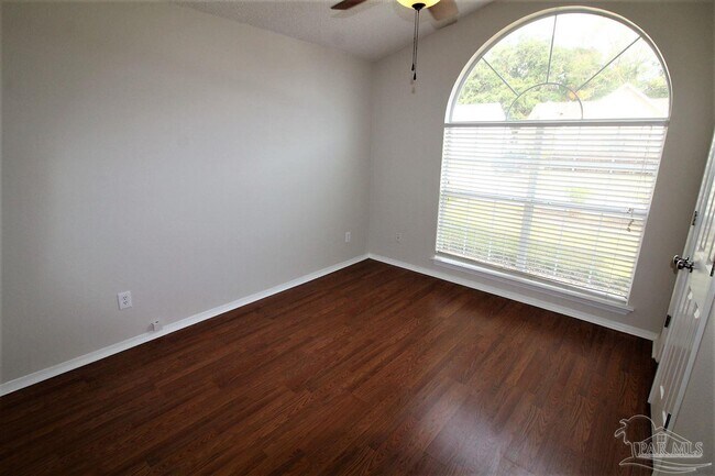 Building Photo - 319 Mirabelle Dr