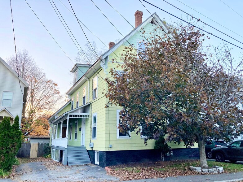 Off street parking and front porch - 33 -35 Federal Street