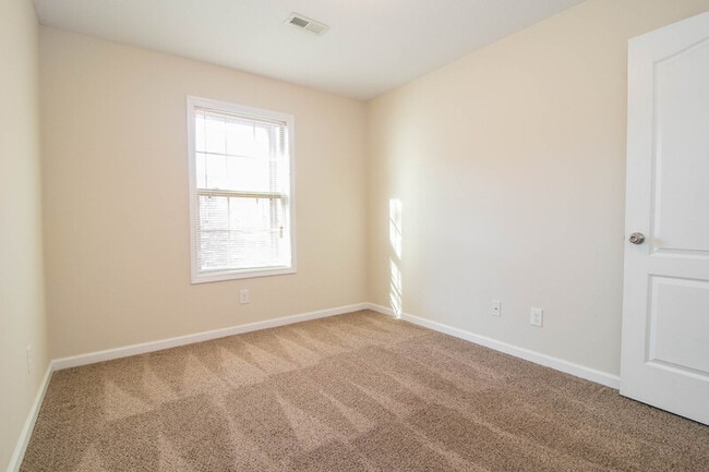 Building Photo - 992-C S Ash Ridge Dr