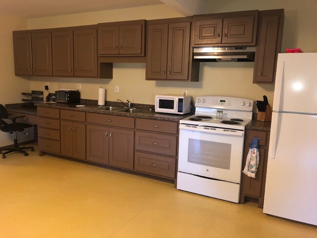 Building Photo - *FULLY FURNISHED* 1 Bedroom, 1 Bathroom Apartment *UTILITIES INCLUDED*