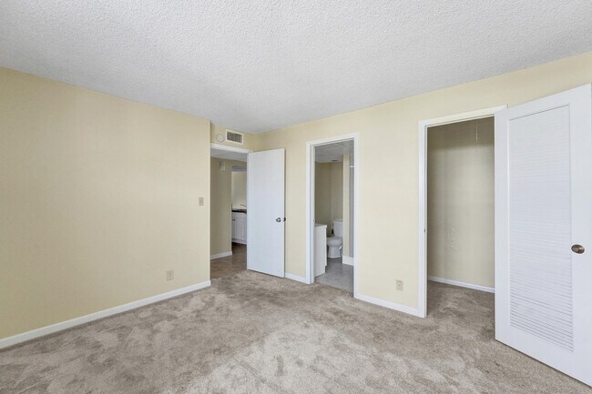 Building Photo - 12 Royal Palm Way