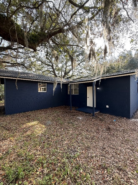 Building Photo - 1675 Winthrop St