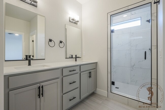 Building Photo - 2466 Revere Rd