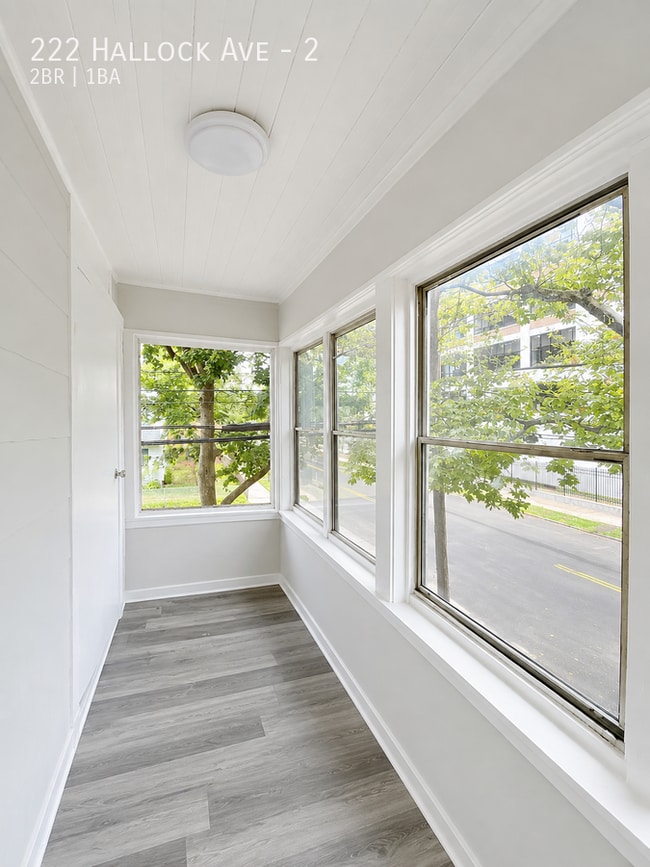 Building Photo - 222 Hallock Ave