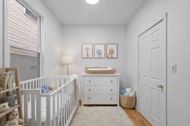 Building Photo - 552 Franklin St