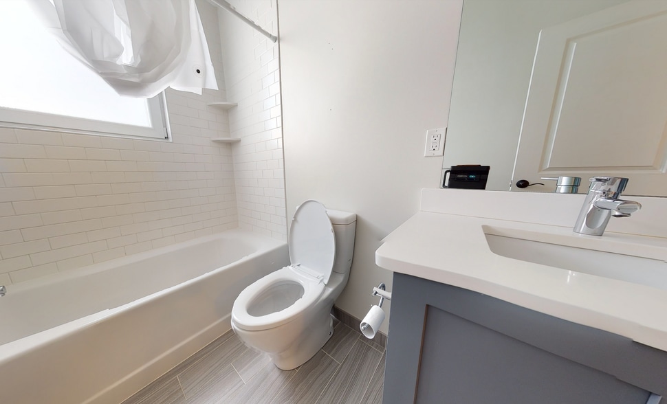 Building Photo - 168 Hampshire St